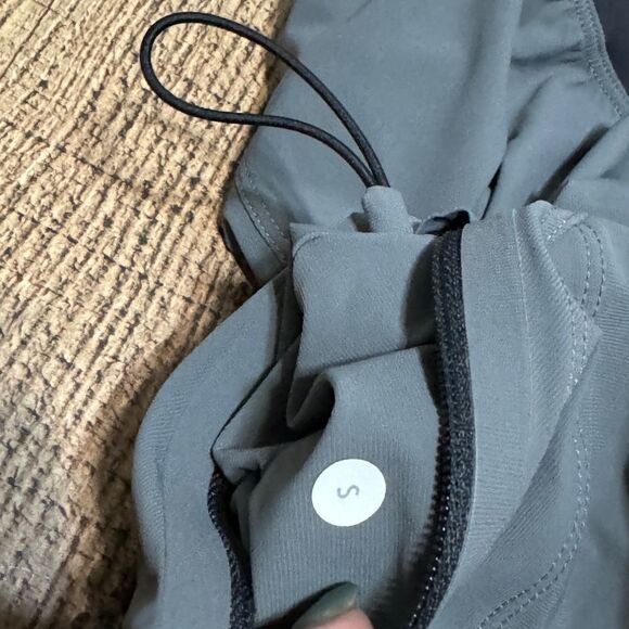 Lululemon Assert Short
Deep Coal size S - Picture 9 of 11